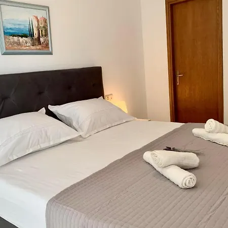 Guesthouse Duce 아파트 Duće