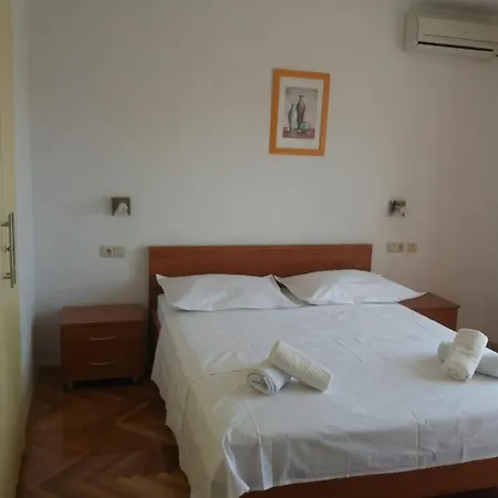 Guesthouse Duce (4174) Appartement Duće