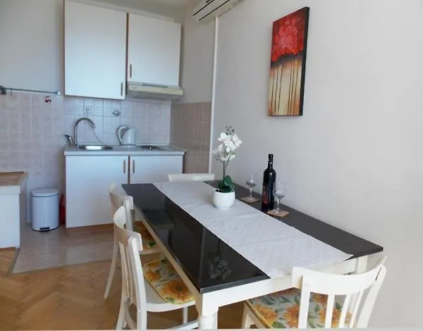 Guesthouse Duce 아파트