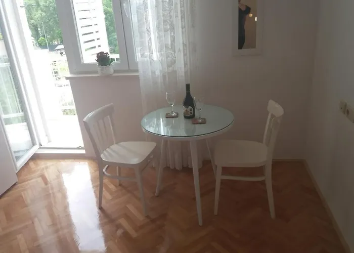 아파트 Guesthouse Duce *
