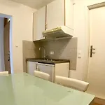 Guesthouse Duce アパート *