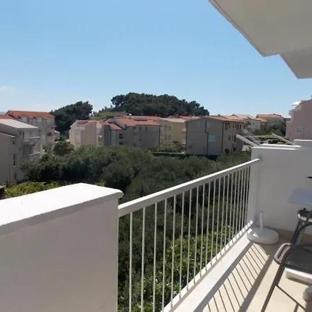 Guesthouse Duce 아파트 Duće