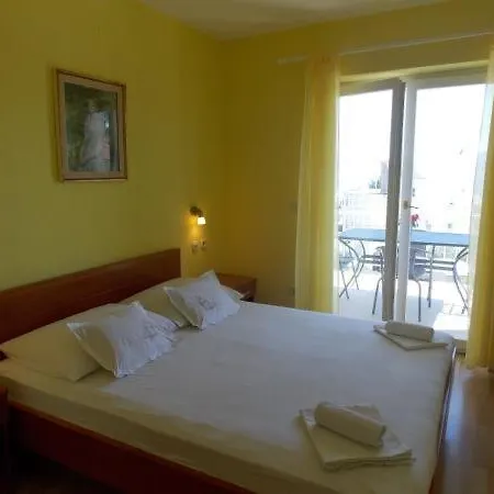Guesthouse Duce 아파트 *