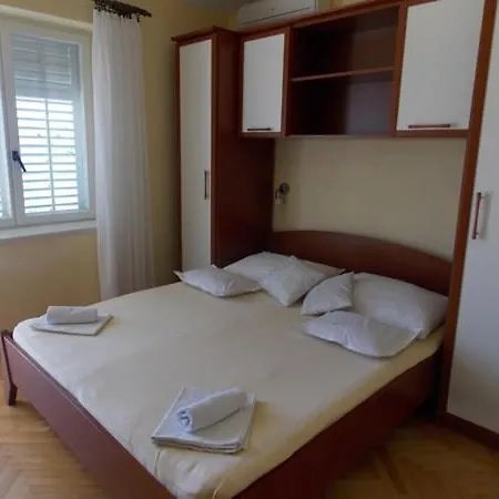 Guesthouse Duce 아파트 *