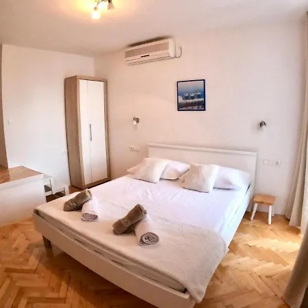 Apartment Guesthouse Duce