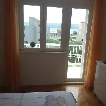 Guesthouse Duce Apartment *